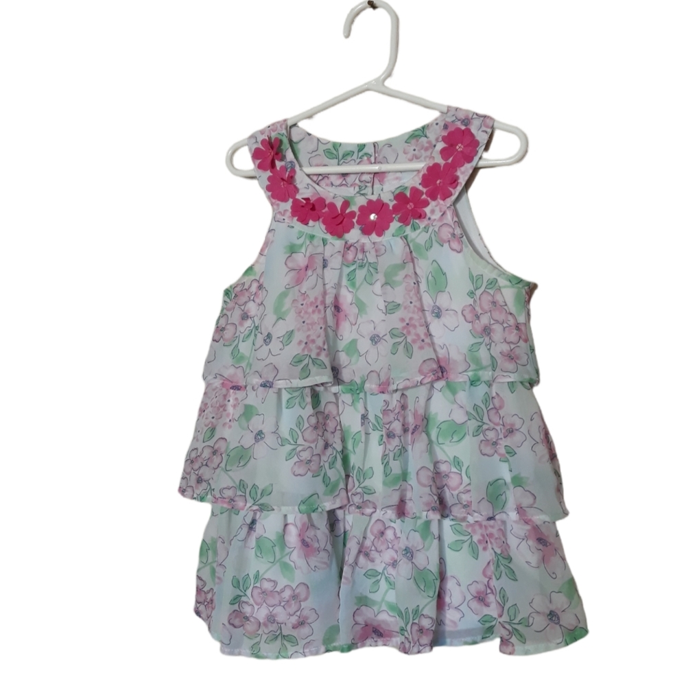 Little girl floral top size 6x.